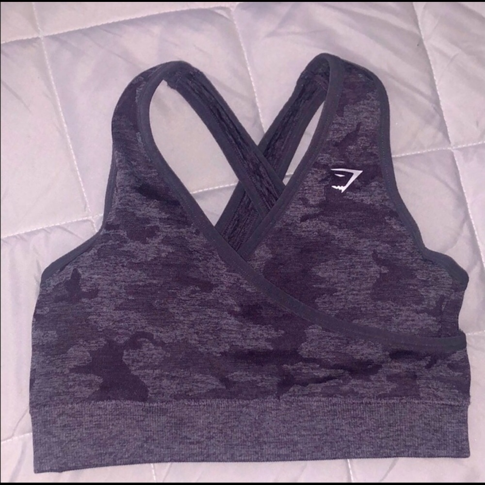Gym shark top